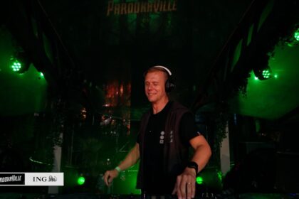 armin van buuren omnia love live